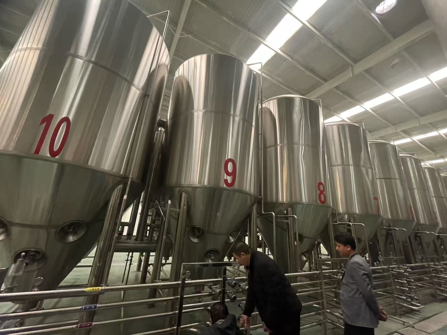 嵊泗精酿啤酒设备厂—平面布置、设备设计、制造、调试、培训等一条龙服务